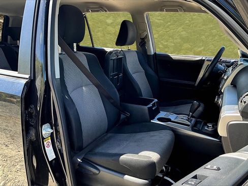 Used 2016 Toyota 4Runner SR5 image 7