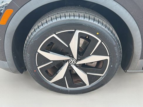 Used 2023 Volkswagen ID.4 Pro S AWD/4WD image 11
