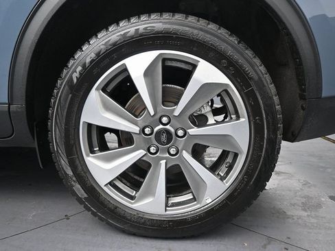 Used 2025 Ford Escape Platinum AWD/4WD image 36