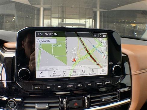 Used 2024 Nissan Pathfinder Platinum image 18