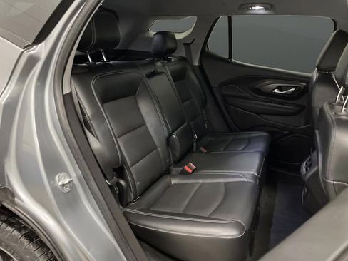 Used 2023 GMC Terrain SLT image 30