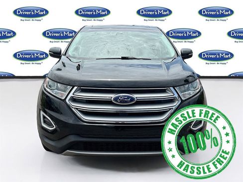 Used 2018 Ford Edge Titanium w/ Equipment Group 301A FWD image 2