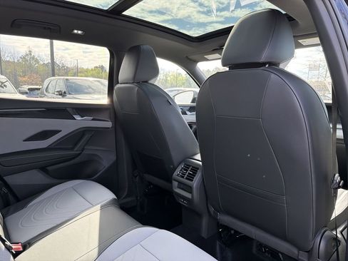 New 2026 Volkswagen Tiguan SE R-Line FWD image 18