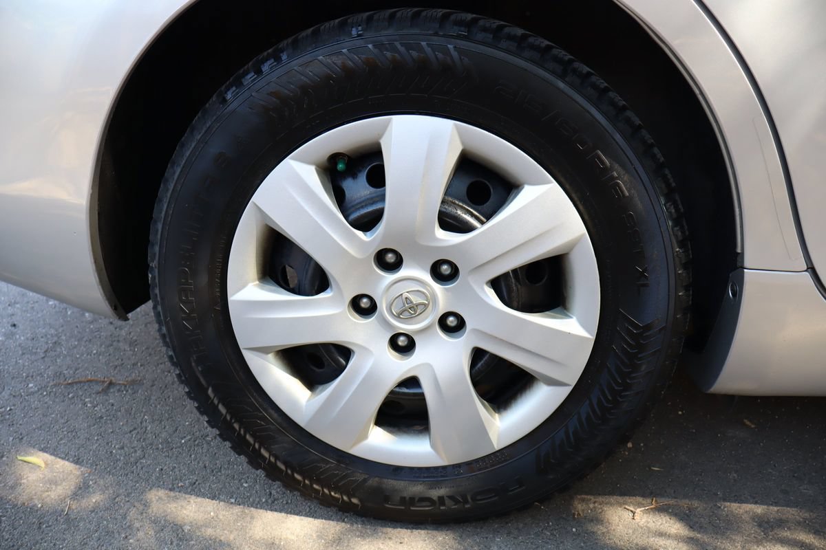Used 2010 Toyota Camry FWD image 41