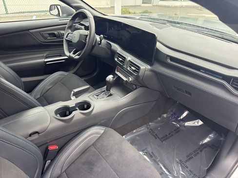 Used 2025 Ford Mustang Dark Horse image 17