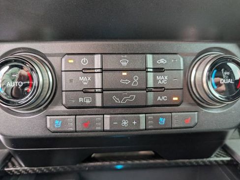 Used 2019 Ford F150 Raptor w/ Equipment Group 802A Luxury image 4