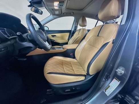 Used 2023 Nissan Sentra SV w/ SV Premium Package FWD image 19