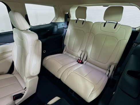 Used 2022 Jeep Grand Cherokee L Limited w/ Luxury Tech Group II image 29