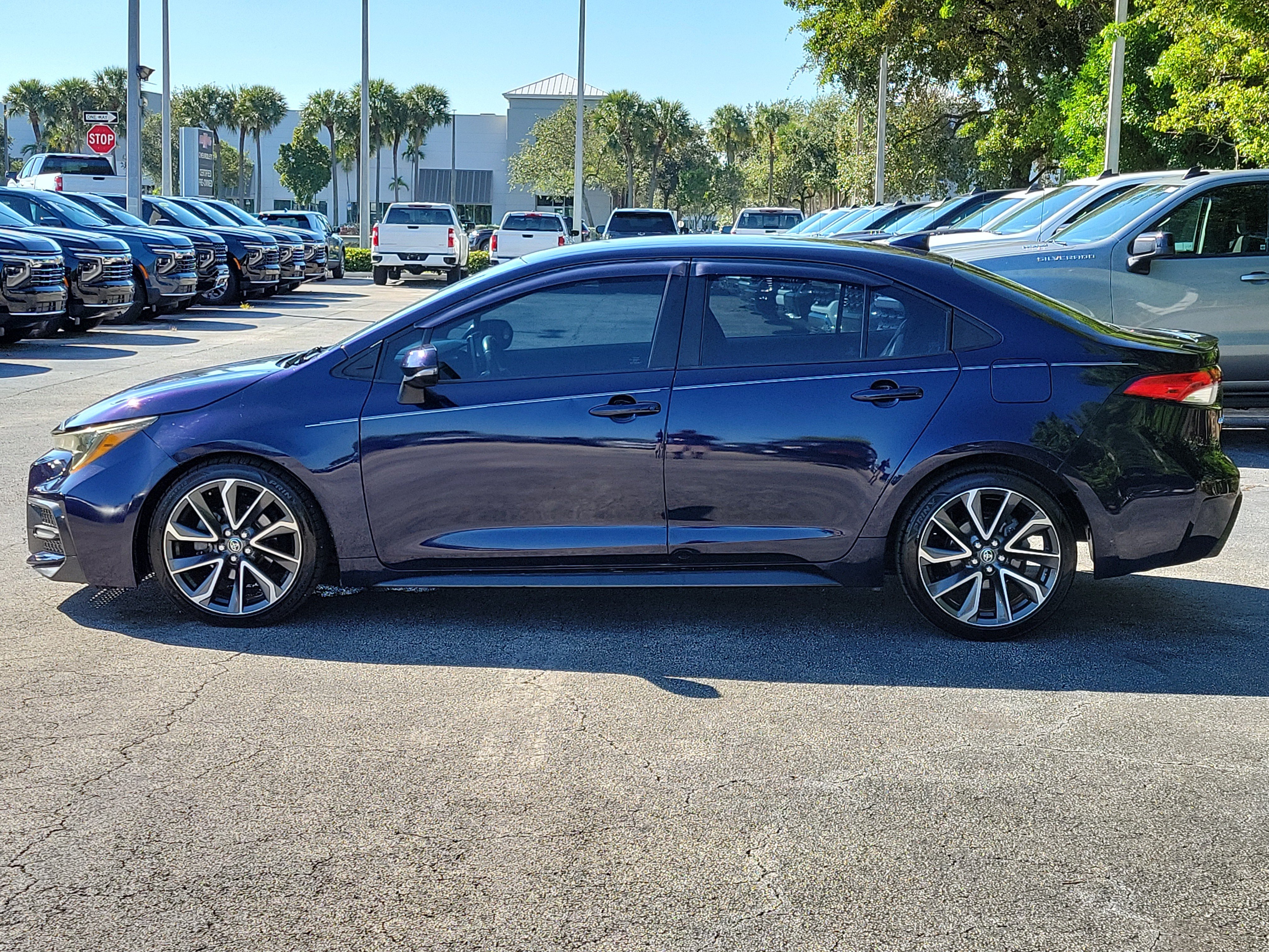 Used 2020 Toyota Corolla SE FWD image 6