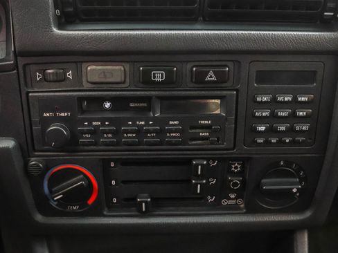 Used 1987 BMW 325i Convertible image 11