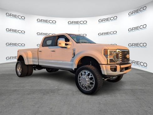 Used 2022 Ford F450 Platinum image 1