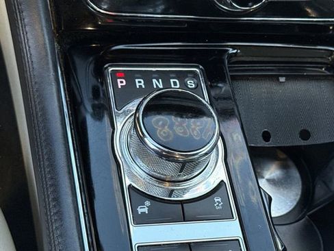 Used 2012 Jaguar XJ image 36