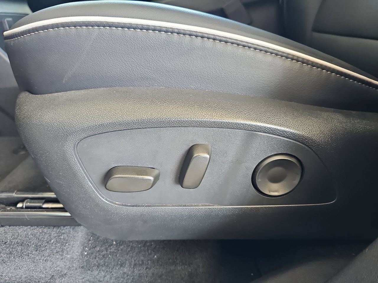 Used 2026 Buick Enclave Preferred FWD image 36