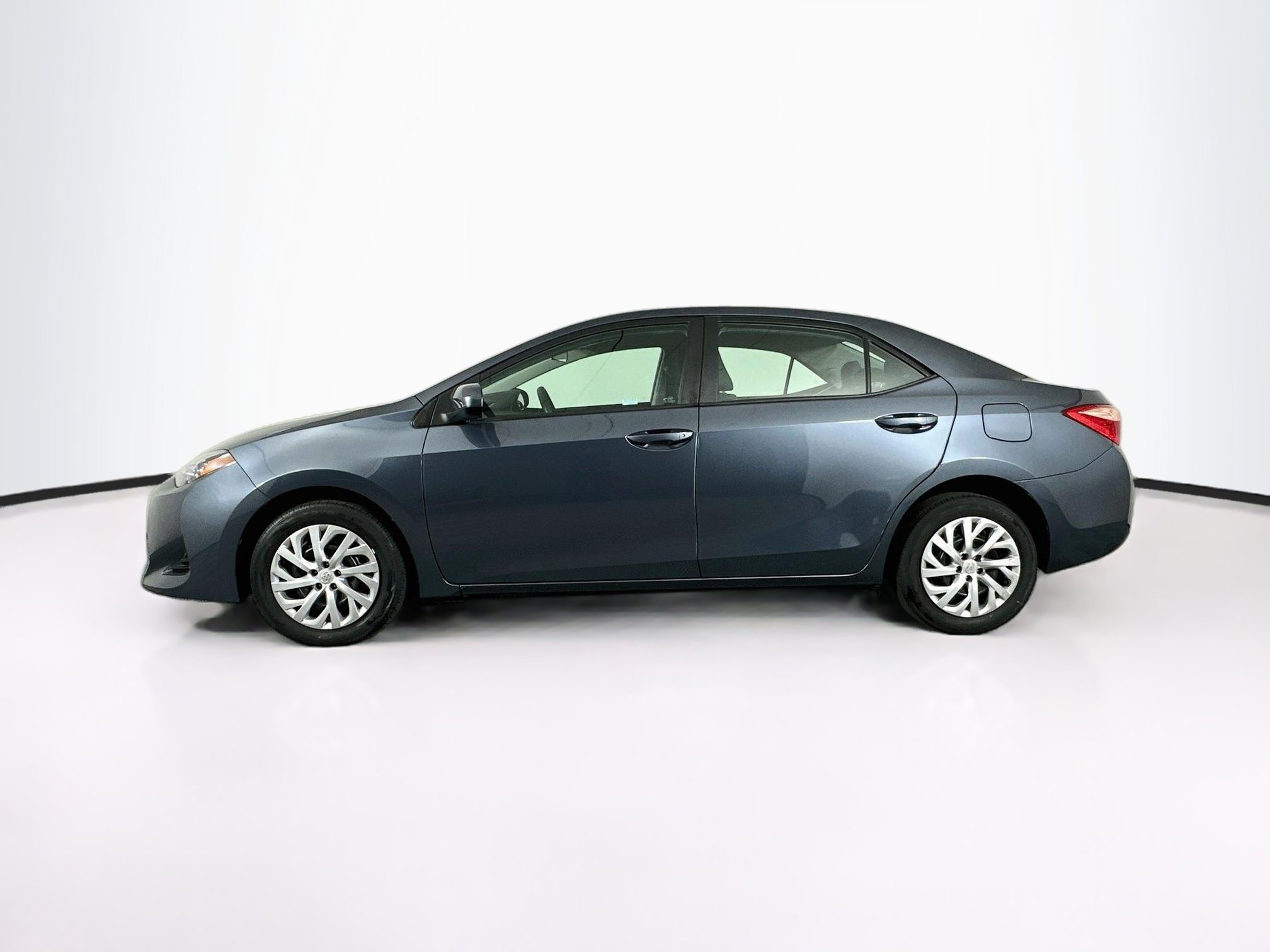 Used 2019 Toyota Corolla LE FWD image 4