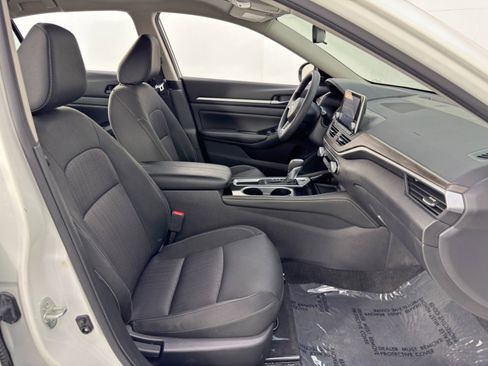 Used 2023 Nissan Altima 2.5 SV image 14