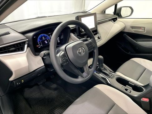 Used 2026 Toyota Corolla LE FWD image 8