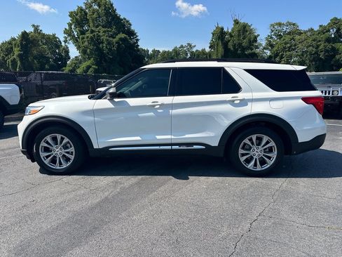 Used 2023 Ford Explorer XLT w/ Equipment Group 202A RWD image 9