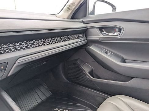 Used 2023 Honda Accord EX image 30