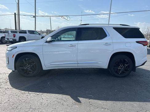 Used 2023 Chevrolet Traverse Premier image 7