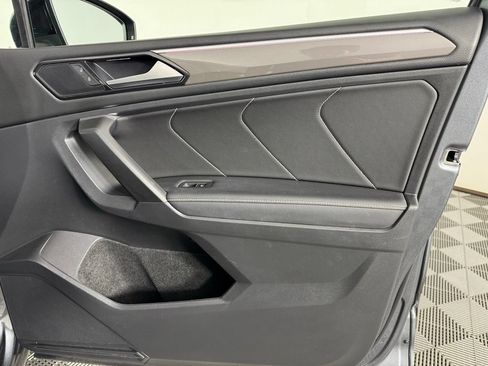 Used 2023 Volkswagen Tiguan SE R-Line FWD image 39
