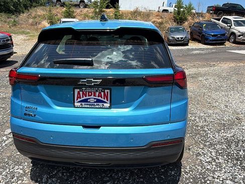 New 2027 Chevrolet Bolt LT w/ Comfort Package FWD image 6