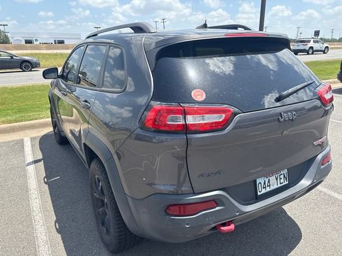 Used 2016 Jeep Cherokee Trailhawk w/ Comfort/Convenience Group AWD/4WD image 6