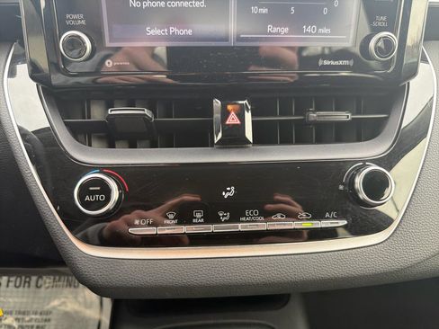 Used 2022 Toyota Corolla LE image 25