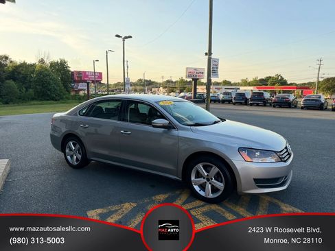 Used 2014 Volkswagen Passat 1.8T Wolfsburg Edition FWD image 3