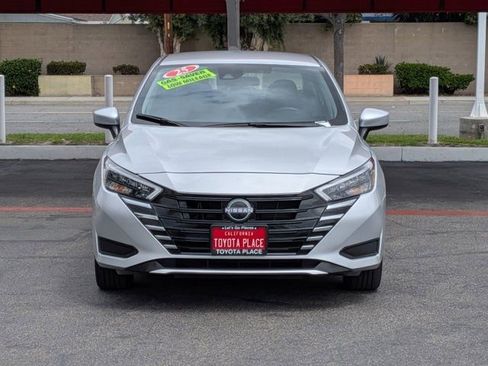 Used 2025 Nissan Versa SV FWD image 2