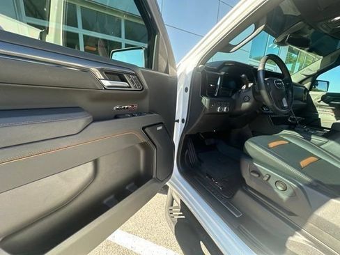 Used 2026 GMC Sierra 1500 AT4 w/ LPO, Black Badging Package AWD/4WD image 38