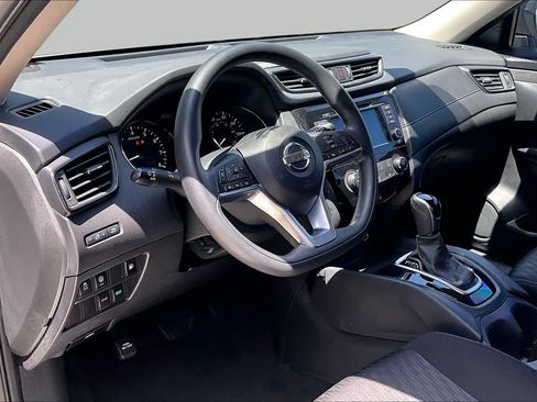 Used 2020 Nissan Rogue S FWD image 17