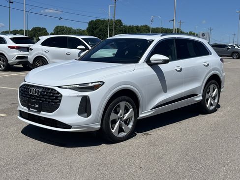 Certified 2025 Audi Q5 Premium w/ Premium Plus AWD/4WD image 19