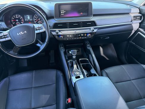 Certified 2022 Kia Telluride EX w/ EX Premium Package image 16