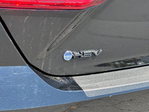 Used 2025 Toyota Camry SE FWD image 32