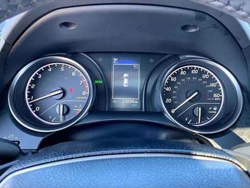 Used 2023 Toyota Camry SE image 12