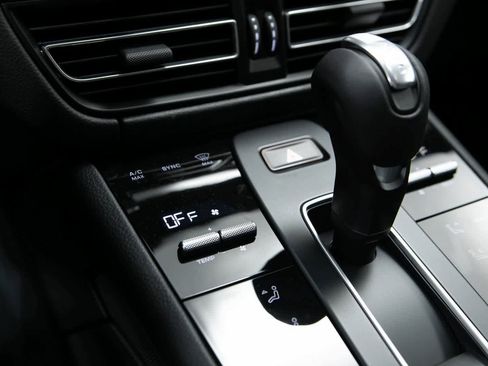 New 2026 Porsche Macan Turbo image 22