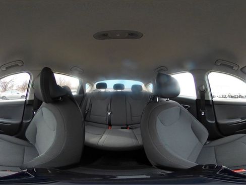 Used 2025 Kia K4 LXS image 41