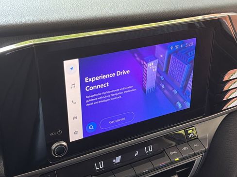 Used 2025 Toyota Camry LE w/ Convenience Package image 7