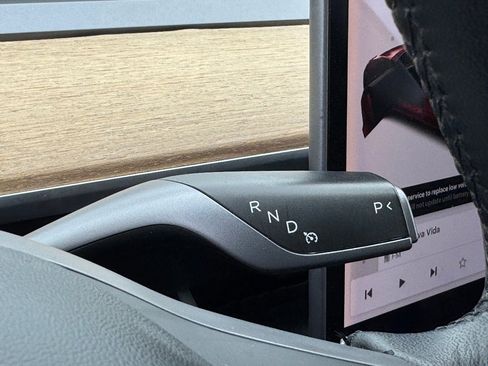 Used 2020 Tesla Model 3 Standard Range Plus image 32