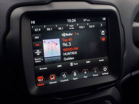 Used 2020 Jeep Renegade Trailhawk w/ UConnect 8.4 Nav Group image 25