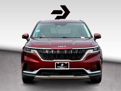 Used 2024 Kia Carnival LX FWD image 3