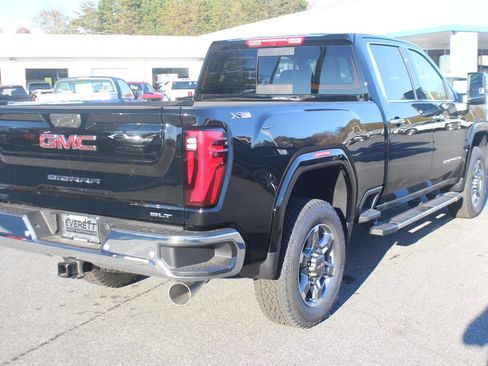 New 2025 GMC Sierra 2500 SLT w/ SLT Premium Package image 13