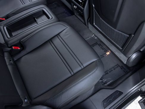 Certified 2025 Porsche Cayenne GTS AWD/4WD image 50