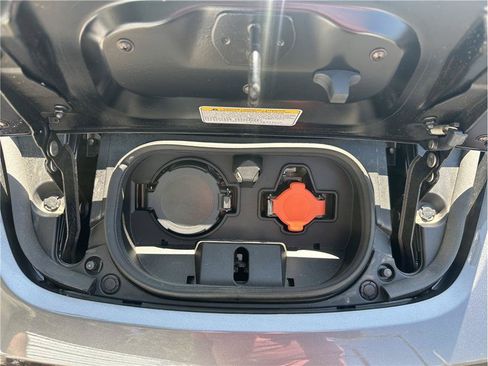 Used 2025 Nissan Leaf S FWD image 26