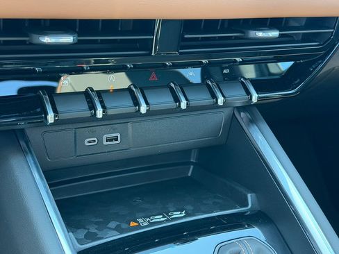 New 2026 GMC Canyon AT4 w/ Technology Plus Package AWD/4WD image 39