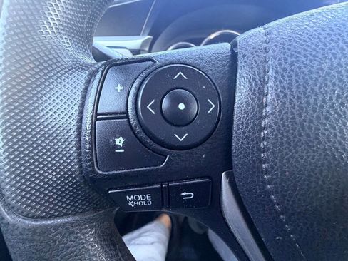 Used 2014 Toyota Corolla LE FWD image 10