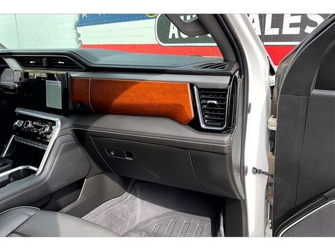 Used 2022 GMC Sierra 1500 Denali AWD/4WD image 17