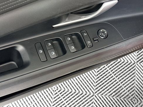 Used 2025 Hyundai Elantra SEL FWD image 15