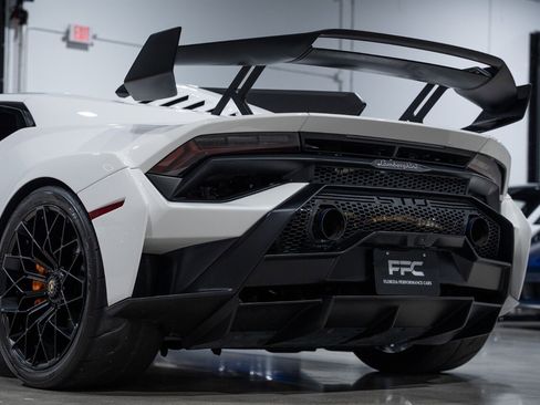 Used 2022 Lamborghini Huracan STO RWD image 14