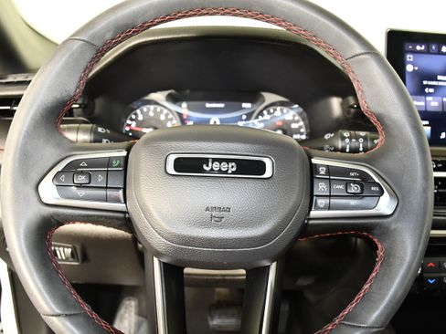 Used 2024 Jeep Compass Trailhawk w/ Trailhawk Convenience Group AWD/4WD image 19